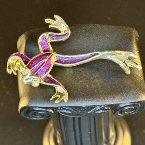 🐸 Vintage Purple Enamel Frog Brooch with Rhinestone Eyes – Gold-Tone Fun Statem